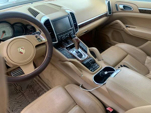 2011 Porsche 958 Cayenne S - Image 2 of 4