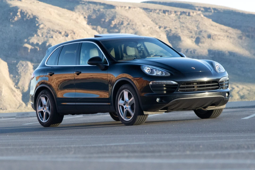 2011 Porsche 958 Cayenne - Image 2 of 31