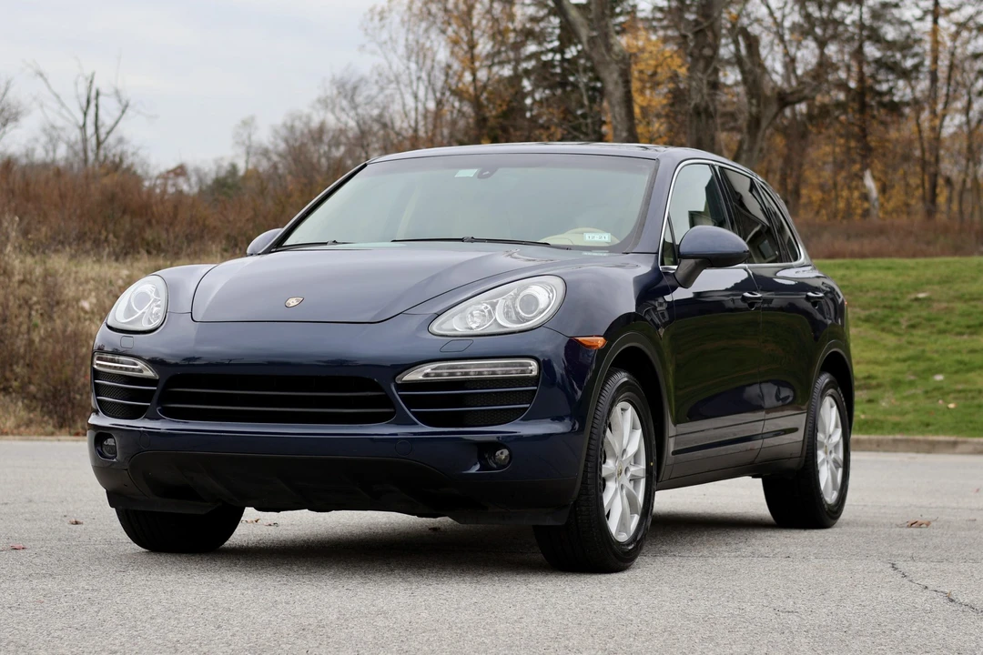 2011 Porsche 958 Cayenne - Image 2 of 31