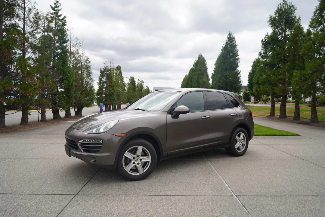 2011 Porsche 958 Cayenne - Image 2 of 31