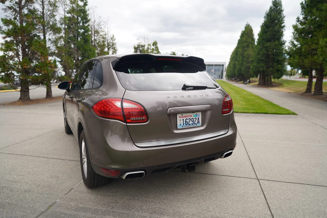 2011 Porsche 958 Cayenne - Image 25 of 31