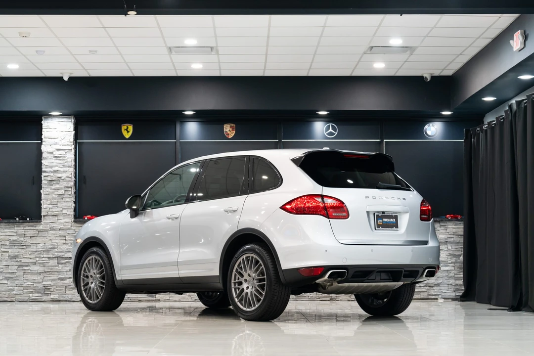 2011 Porsche 958 Cayenne - Image 26 of 31
