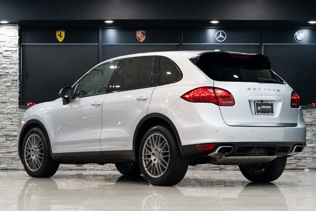 2011 Porsche 958 Cayenne - Image 27 of 31