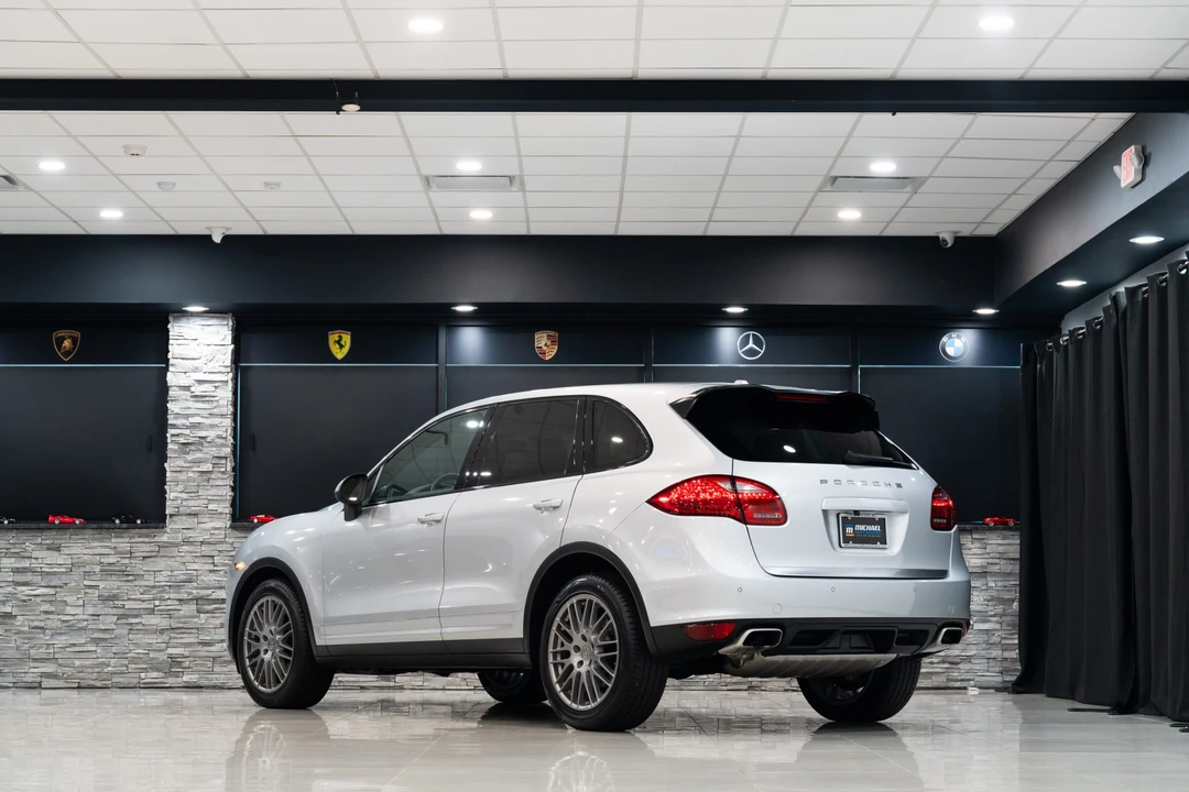 2011 Porsche 958 Cayenne - Image 24 of 31