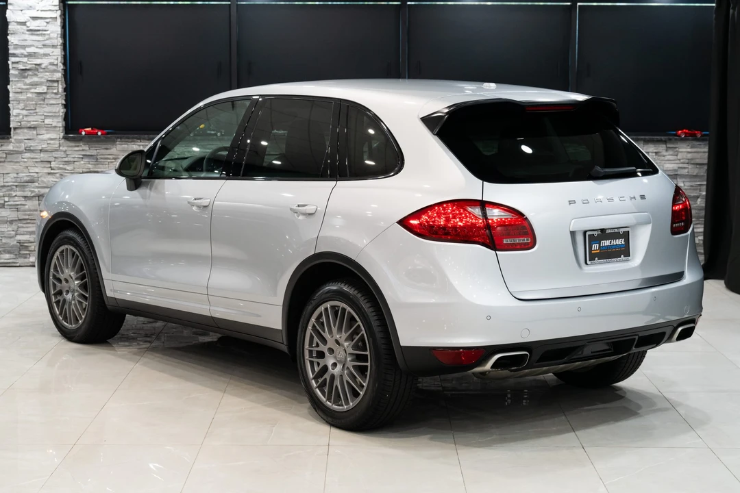 2011 Porsche 958 Cayenne - Image 28 of 31