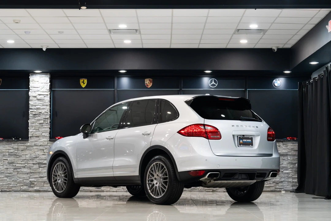 2011 Porsche 958 Cayenne - Image 25 of 31