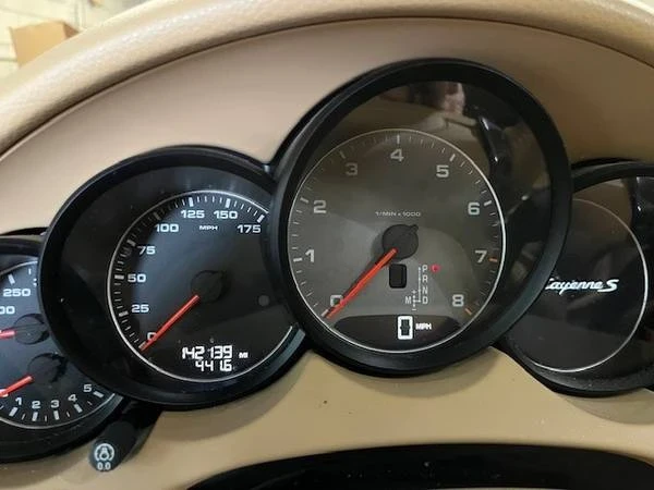 2011 Porsche 958 Cayenne - Image 6 of 9