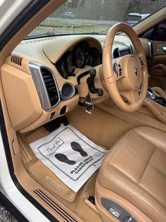 2011 Porsche 958 Cayenne - Image 13 of 16