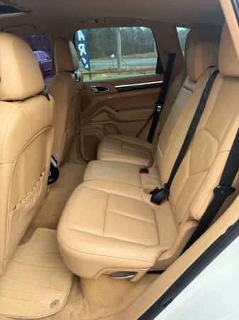 2011 Porsche 958 Cayenne - Image 10 of 16