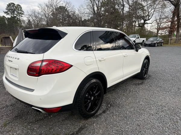 2011 Porsche 958 Cayenne - Image 2 of 16