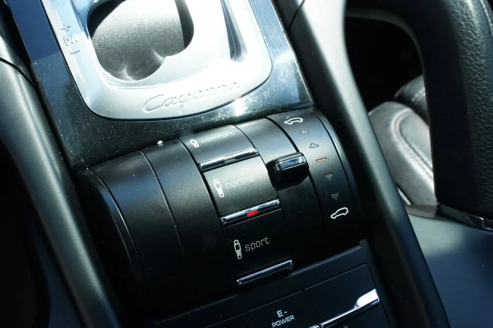 2011 Porsche Cayenne - Image 5 of 12