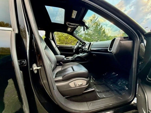 2011 Porsche 958 Cayenne - Image 13 of 20