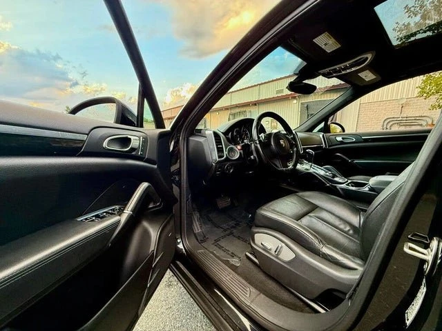 2011 Porsche 958 Cayenne - Image 10 of 20