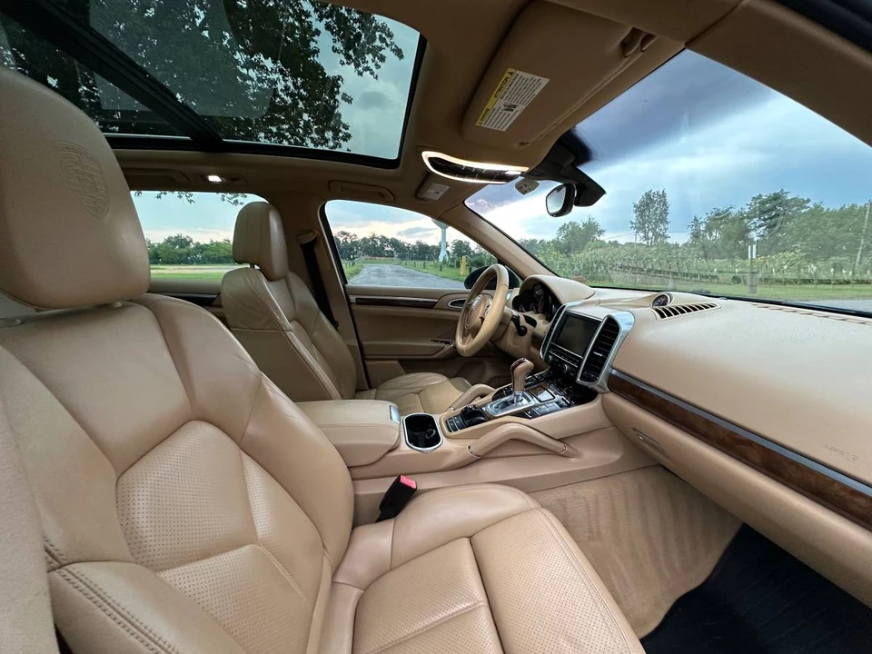 2011 Porsche 958 Cayenne - Image 12 of 19