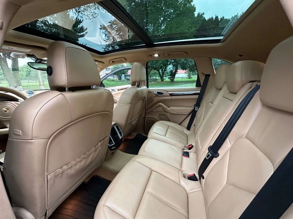 2011 Porsche 958 Cayenne - Image 10 of 19
