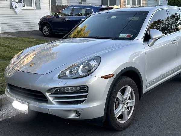 2011 Porsche 958 Cayenne - Image 2 of 6