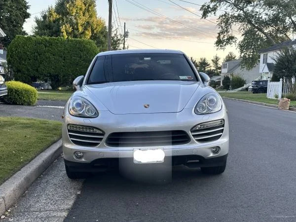 2011 Porsche 958 Cayenne - Image 2 of 3