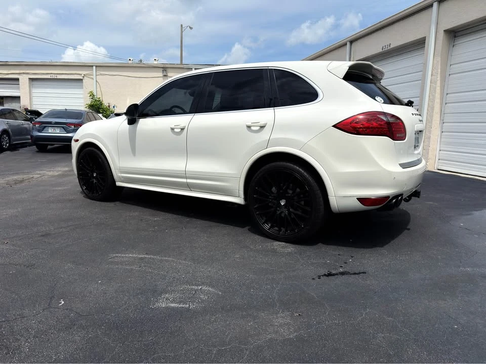 2011 Porsche 958 Cayenne S - Image 2 of 18