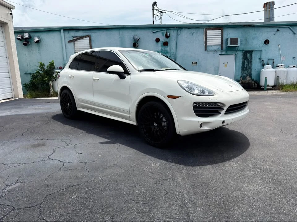 2011 Porsche 958 Cayenne S - Image 6 of 18