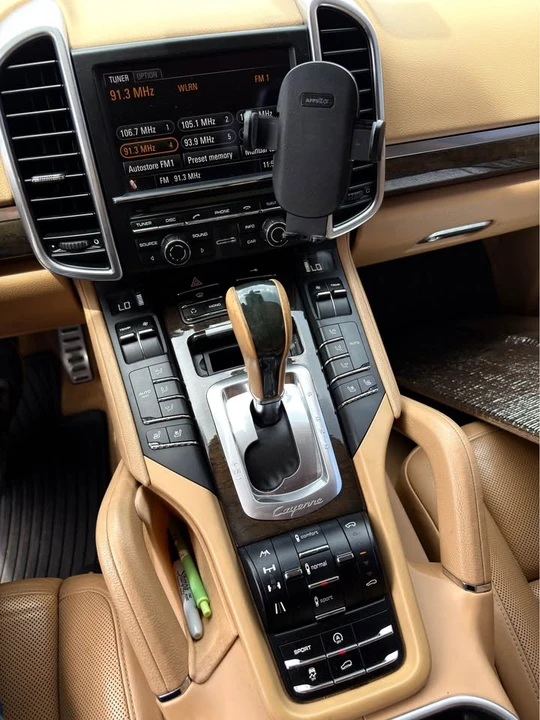 2011 Porsche 958 Cayenne S - Image 15 of 18