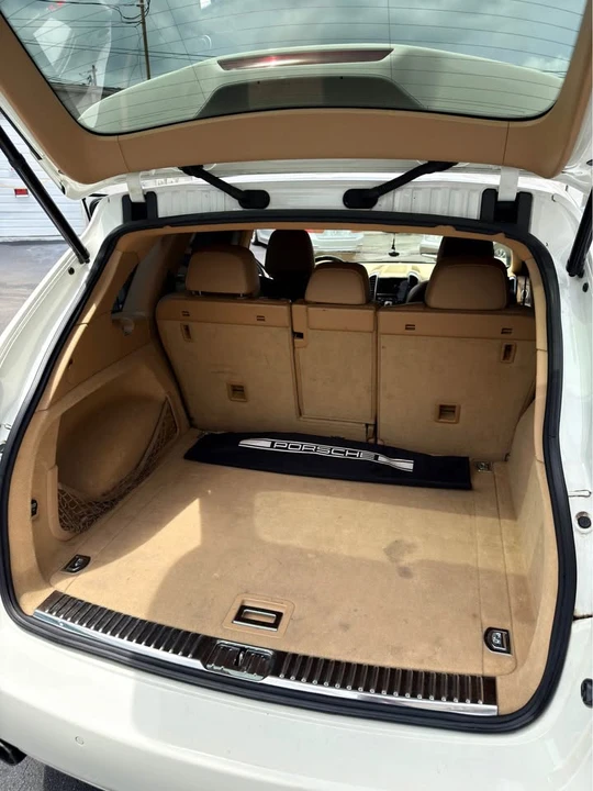 2011 Porsche 958 Cayenne S - Image 11 of 18
