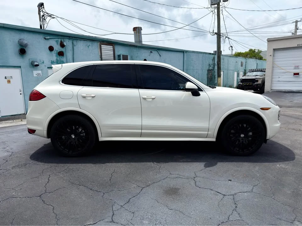 2011 Porsche 958 Cayenne S - Image 5 of 18