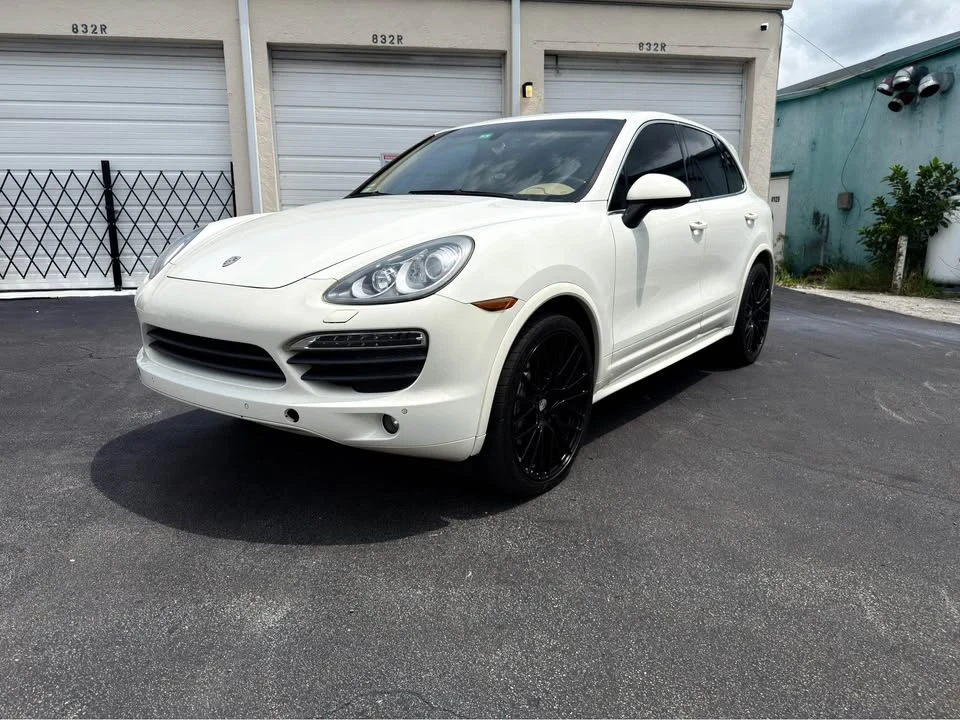 2011 Porsche 958 Cayenne S - Image 8 of 18