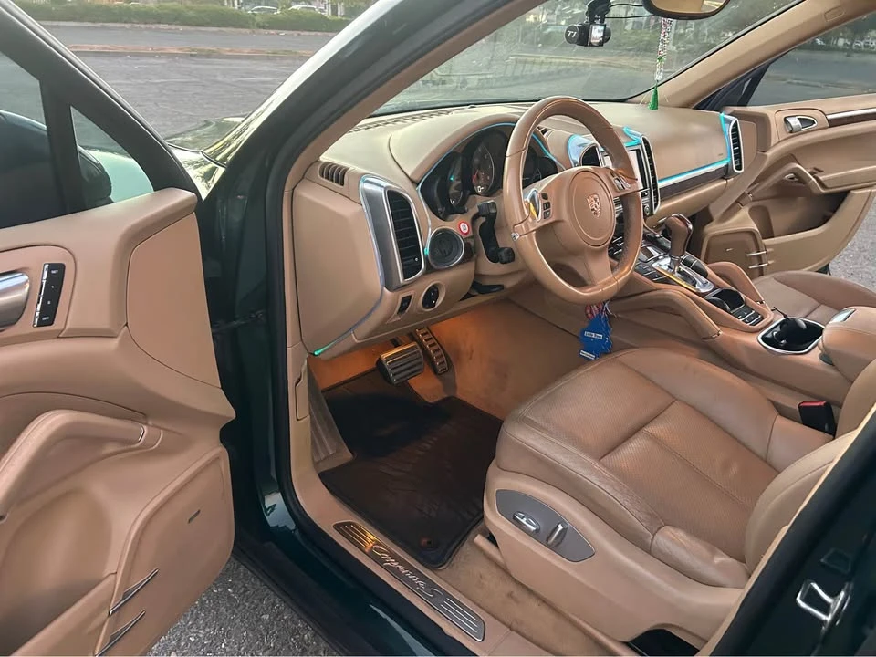 2011 Porsche 958 Cayenne - Image 9 of 16
