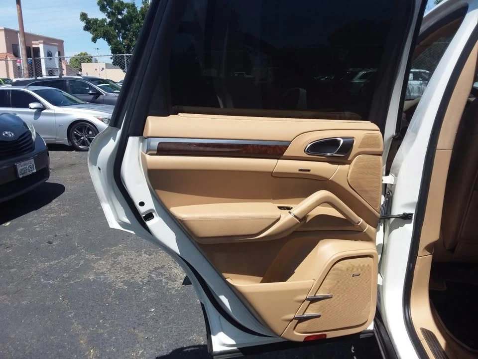 2011 Porsche 958 Cayenne - Image 15 of 20