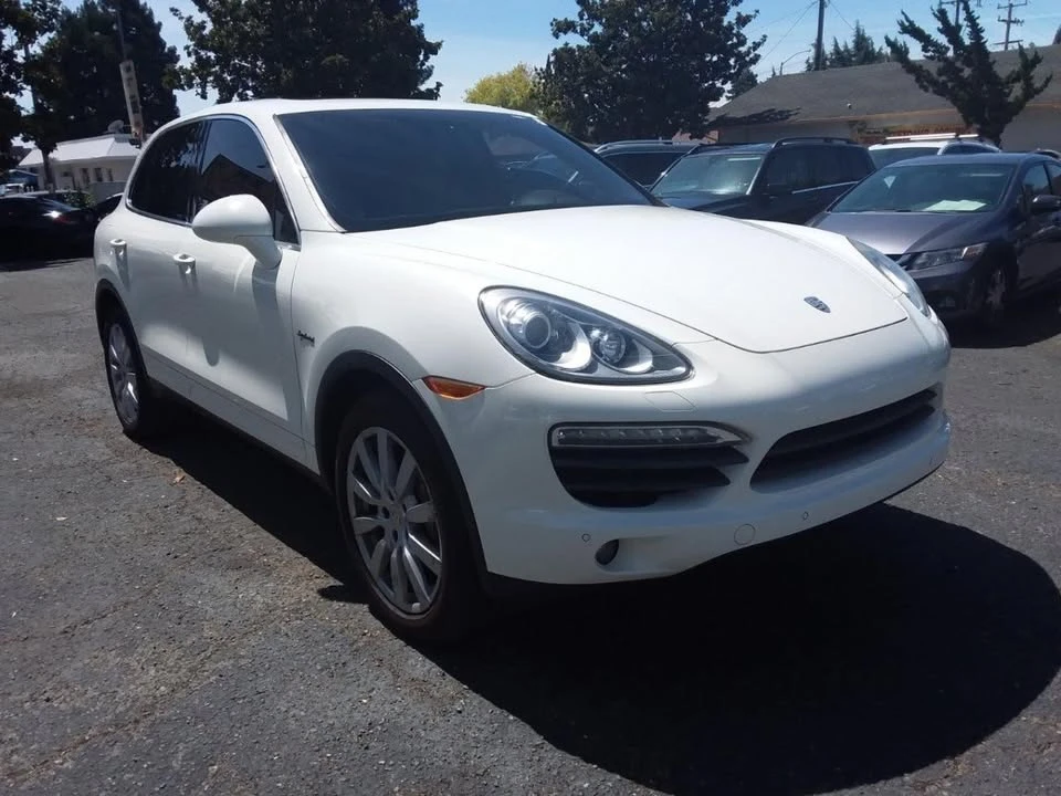 2011 Porsche 958 Cayenne - Image 8 of 20