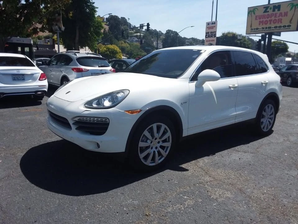 2011 Porsche 958 Cayenne - Image 2 of 20