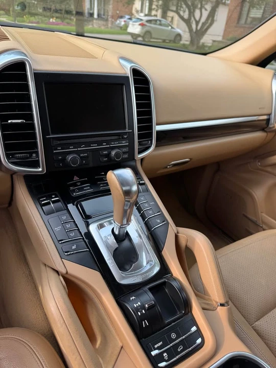 2011 Porsche 958 Cayenne - Image 10 of 14