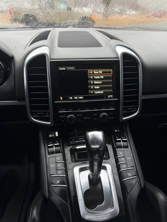 2011 Porsche 958 Cayenne - Image 9 of 10