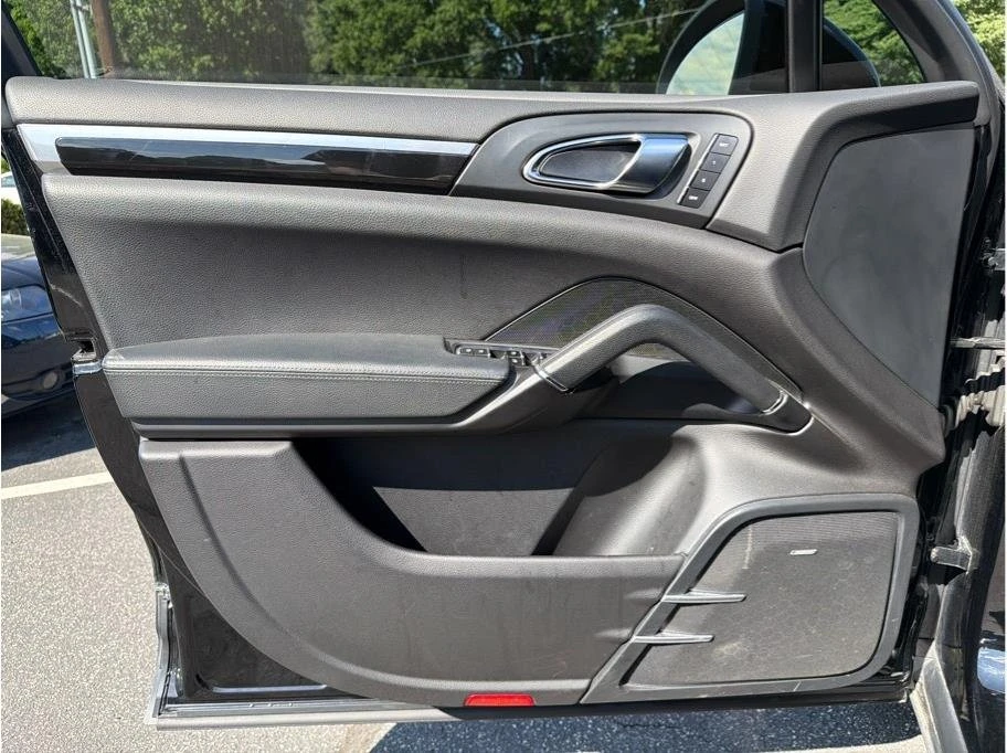 2011 Porsche 958 Cayenne - Image 9 of 20