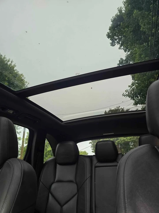 2011 Porsche 958 Cayenne - Image 10 of 11
