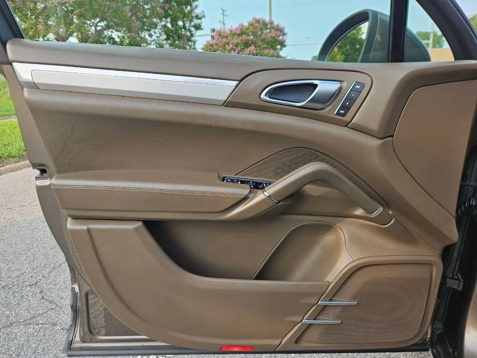 2011 Porsche 958 Cayenne - Image 14 of 20