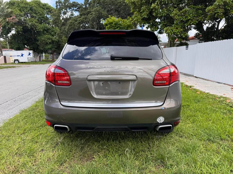 2011 Porsche 958 Cayenne - Image 14 of 20