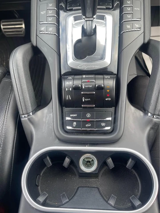 2011 Porsche 958 Cayenne - Image 11 of 20