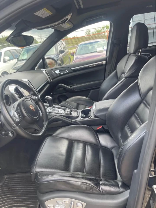 2011 Porsche 958 Cayenne - Image 9 of 20