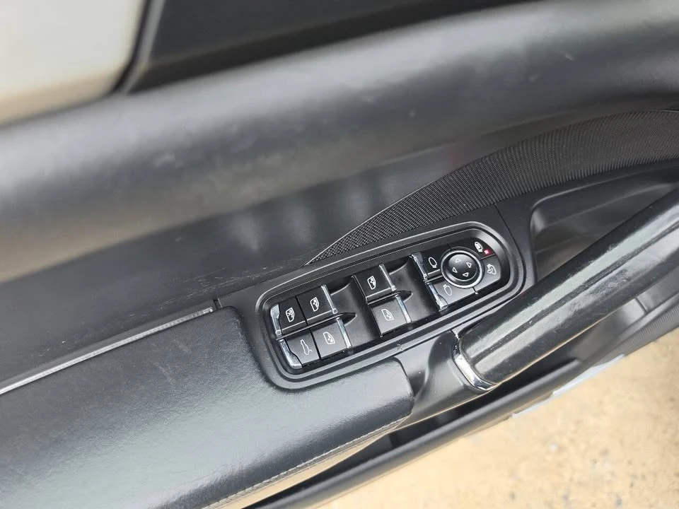 2011 Porsche 958 Cayenne - Image 8 of 20