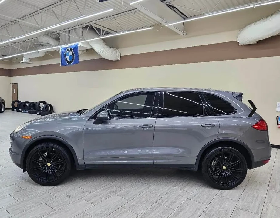 2011 Porsche 958 Cayenne - Image 2 of 4