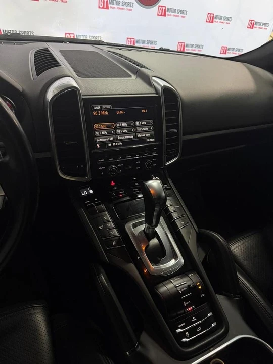 2011 Porsche 958 Cayenne - Image 11 of 17