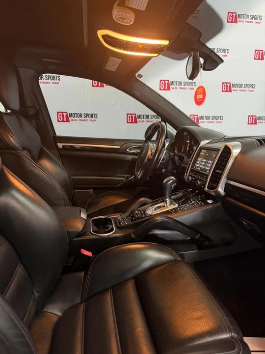 2011 Porsche 958 Cayenne - Image 7 of 17