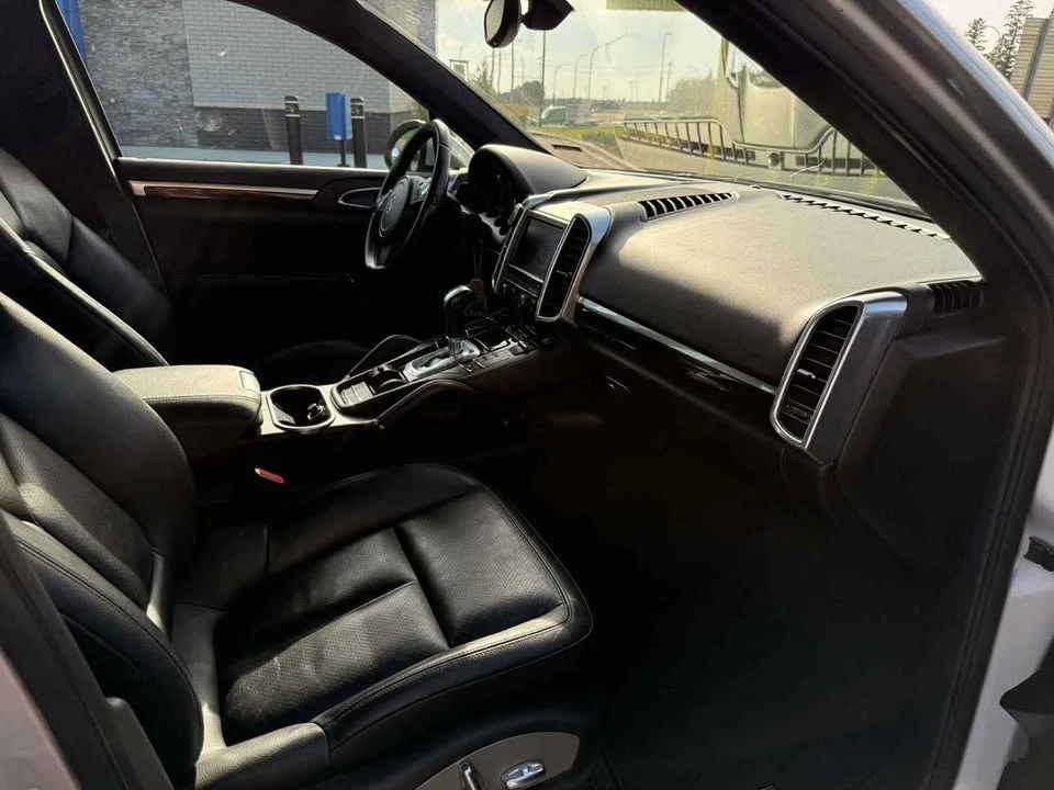 2011 Porsche 958 Cayenne - Image 12 of 14