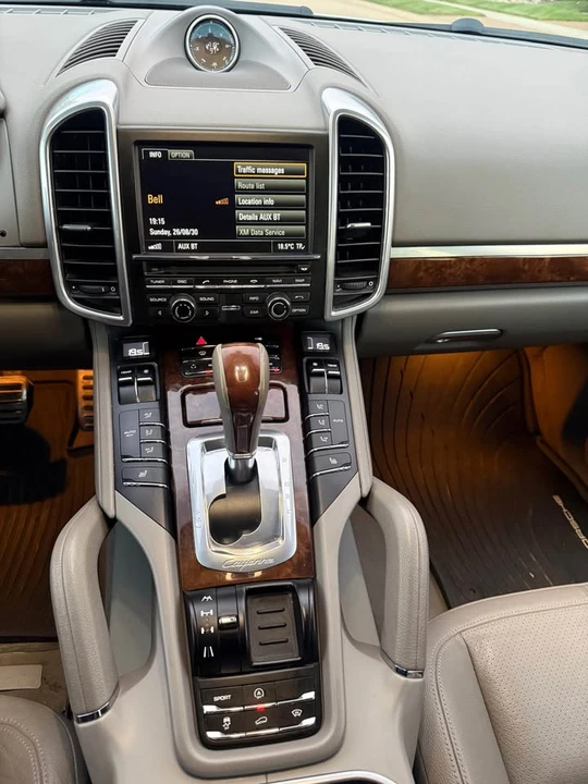 2011 Porsche 958 Cayenne - Image 8 of 20