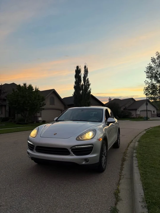 2011 Porsche 958 Cayenne - Image 2 of 20