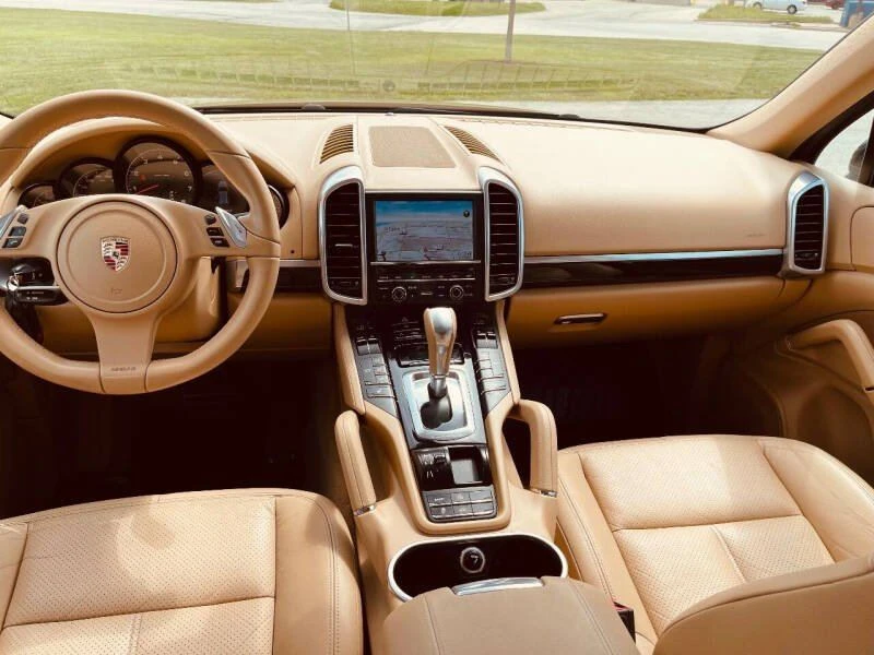 2011 Porsche 958 Cayenne - Image 15 of 16