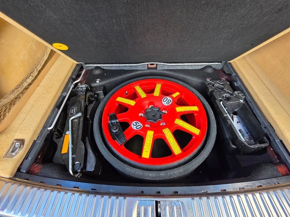 2011 Porsche 958 Cayenne - Image 13 of 20