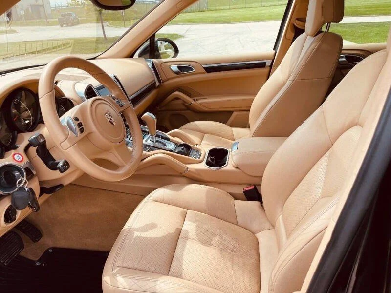 2011 Porsche 958 Cayenne - Image 12 of 16