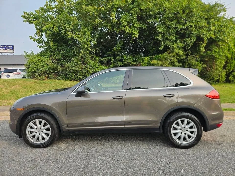 2011 Porsche 958 Cayenne - Image 2 of 20